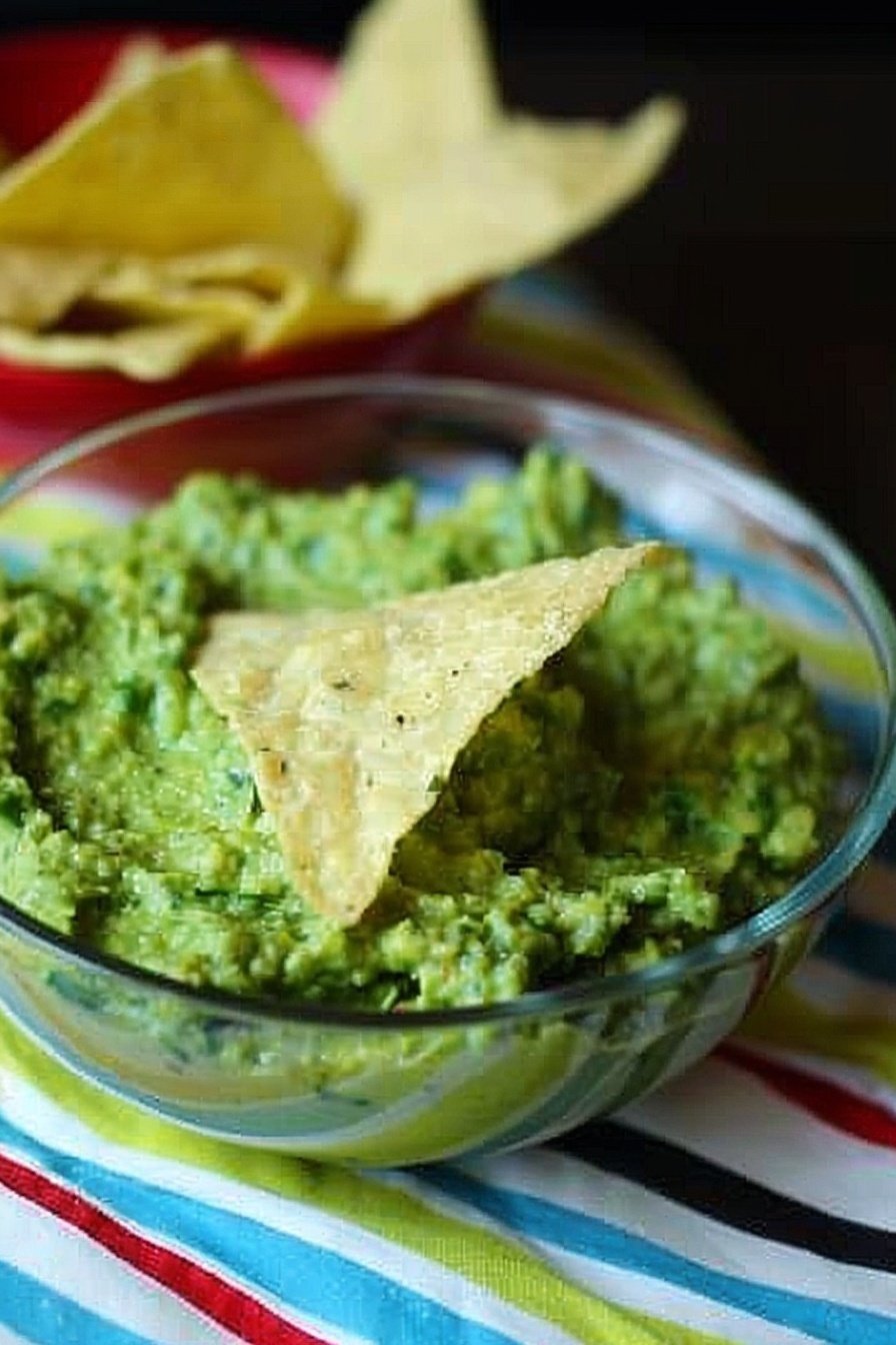 A Green Dip Celebration: Creamy, Herby, Utterly Divine.